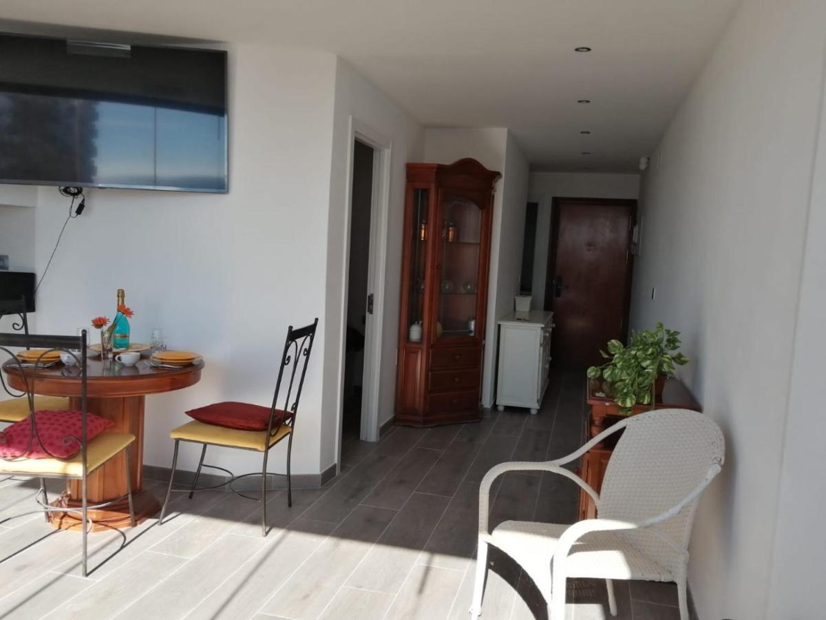 Apartamento Beach First Line Apartment Фуeнхирола Екстериор снимка