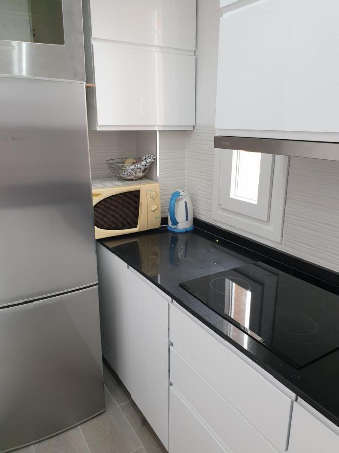 Apartamento Beach First Line Apartment Фуeнхирола Екстериор снимка